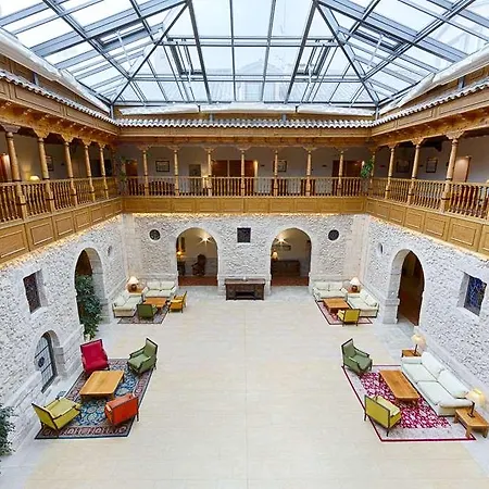 Azz Claras Hotel